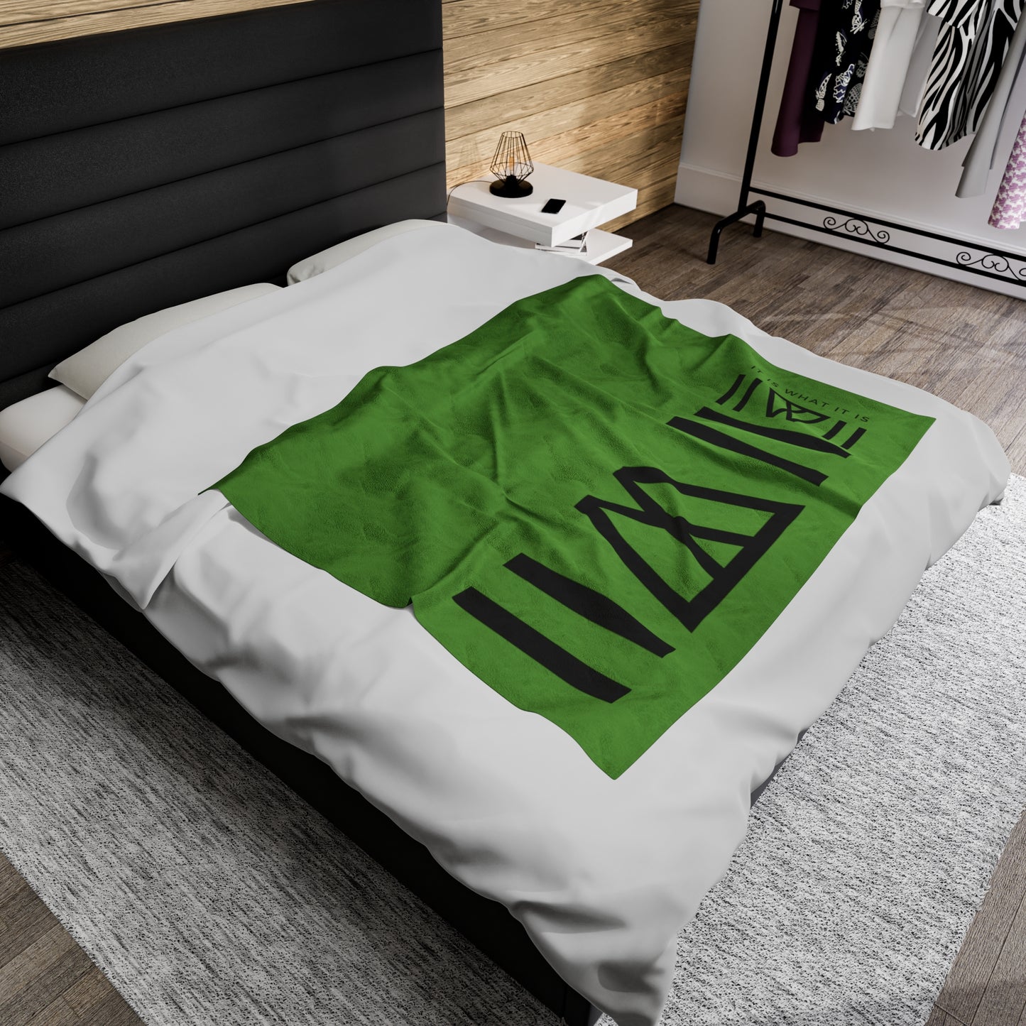 Blanket Cover Bed Spread - IIWII branded *GREEN* Velveteen Plush Blanket